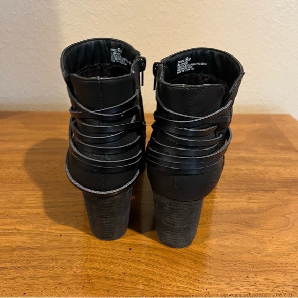 Women's Madden Girl Denice Ankle Boot Size 8M - Picture 3 of 7